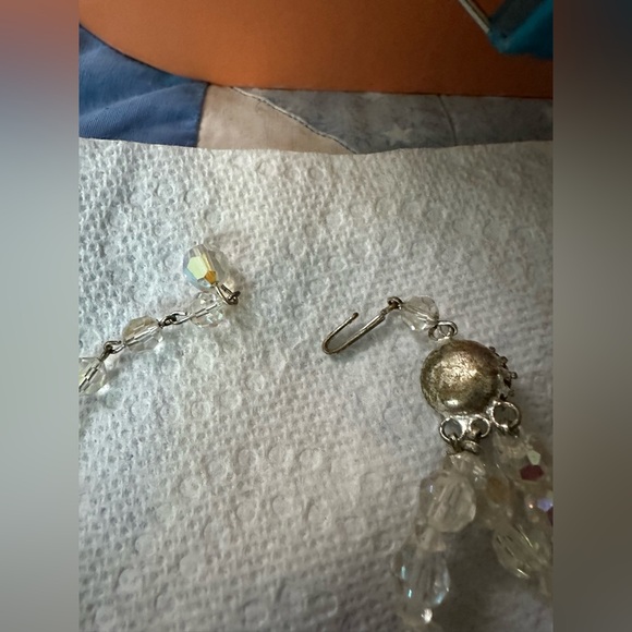 Vintage Aurora Borealis Three Strand Faceted Crystal Beaded Necklace - Picture 4 of 4